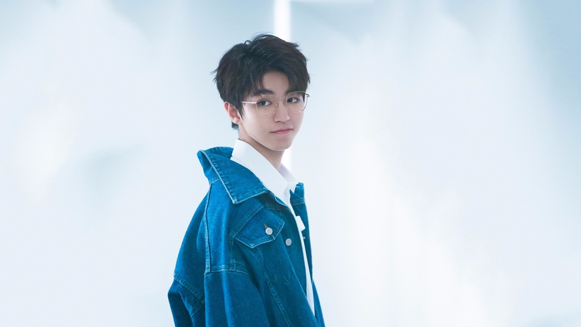 时空裂缝中的绿茵场,当卡马文加穿上挪威球衣,老特拉福德的防线在数据洪流中崩塌