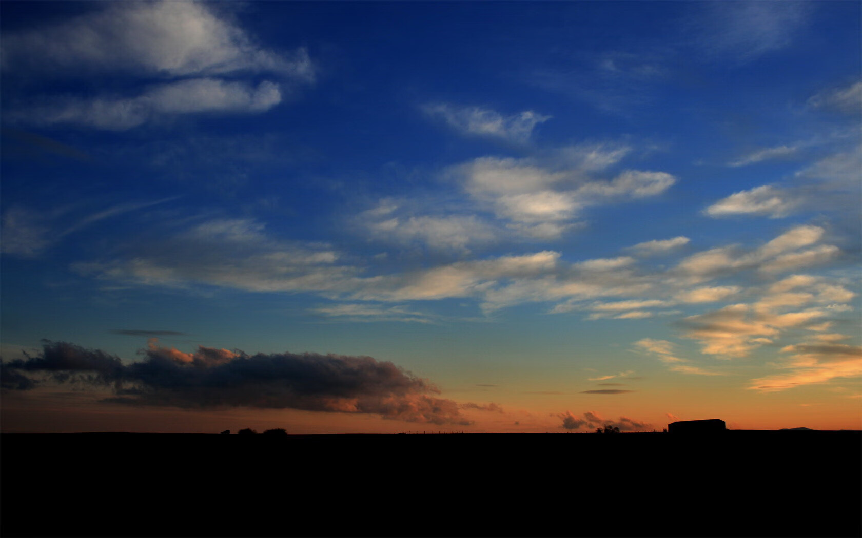 双线交织，富安健洋的突破与佛罗伦萨的英格兰制霸—一个足球新维度的诞生