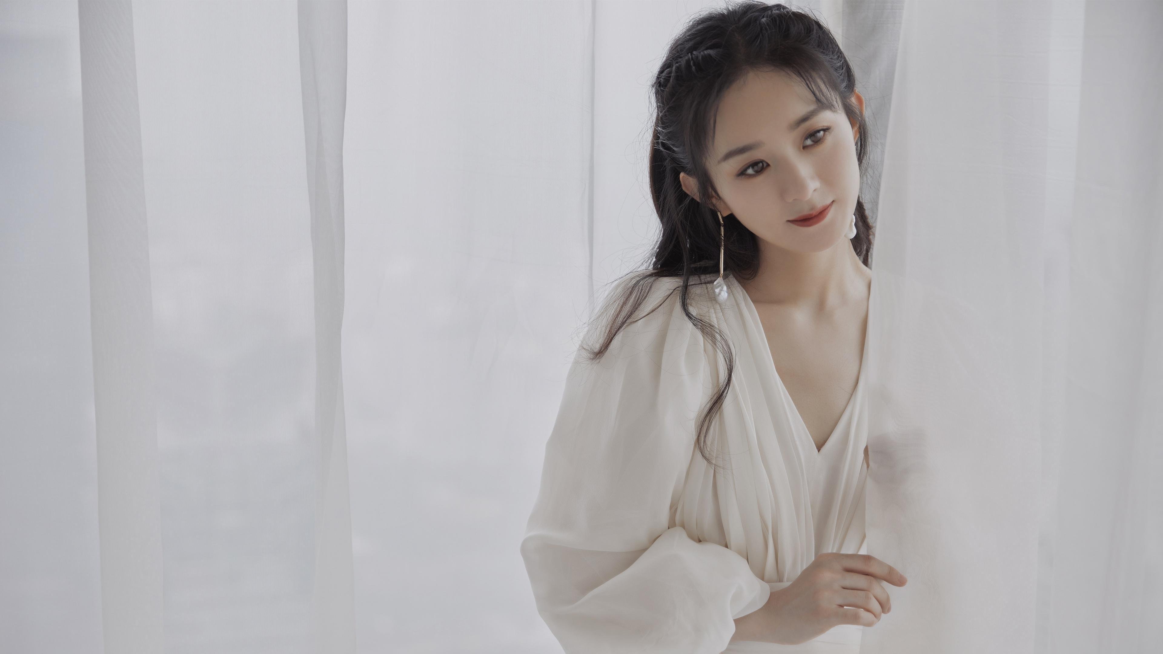 英格拉姆王者之姿统治攻防两端,湖人铁血防守锁定胜局—常规赛焦点战湖人主场封锁76人