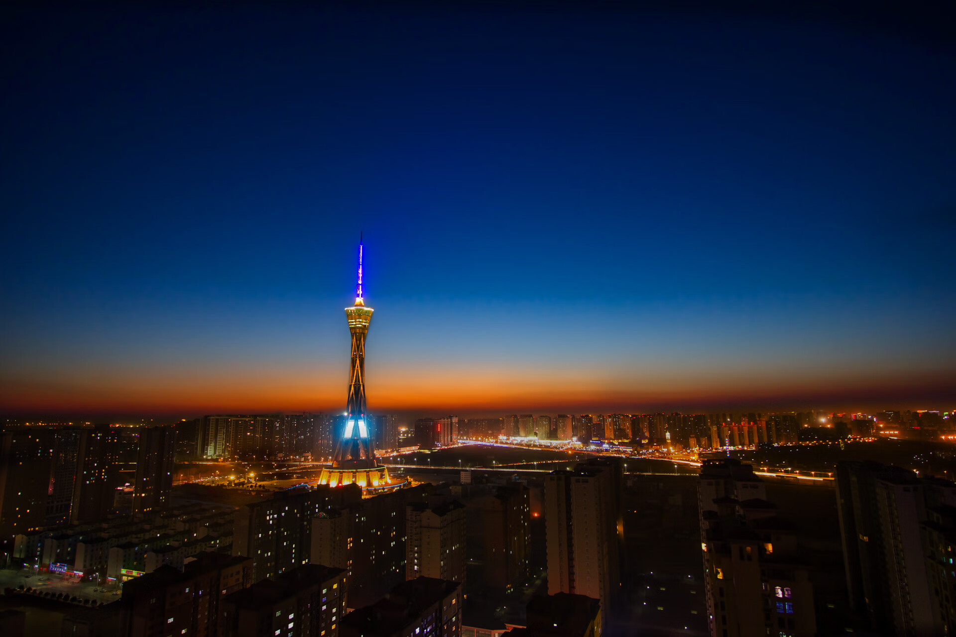 当辽宁蓝浸染麦迪逊花园,拉文在欧冠决赛夜点亮星空